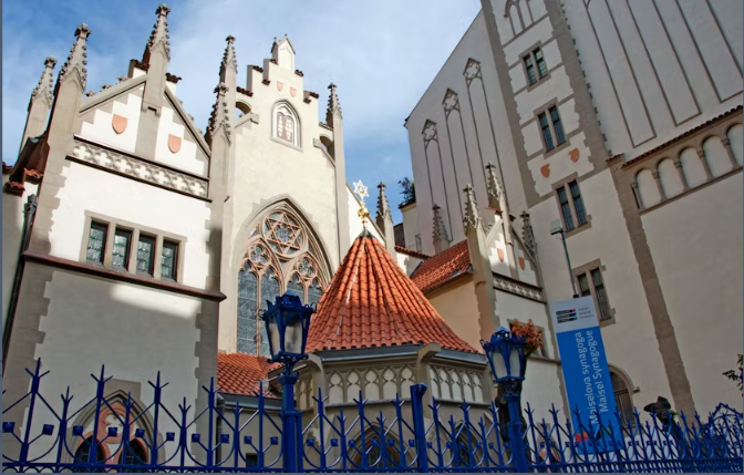 1.5-hour guided tour of Prague Old Town and Jewish Town - Image 3